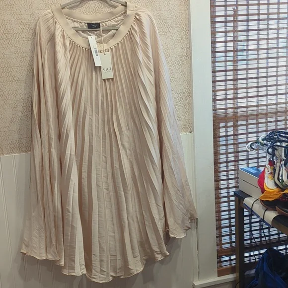 NWT VICI Full Pleated Maxi Skirt Ivory Satin Sheen, Elegant Neutral Flowy, Large - Picture 3 of 6